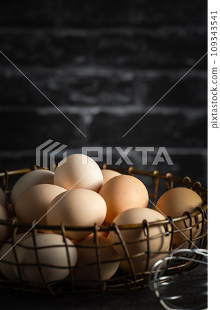 eggs in a basket 109343541