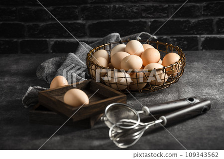 eggs in a basket 109343562