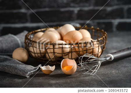 eggs in a basket 109343572