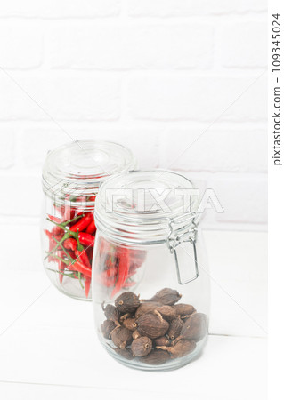 Spices: star anise, cinnamon, bay leaves, fennel, chili pepper and garlic Spices: star anise, cinnamon, bay leaves, fennel, chili pepper and garlic 109345024
