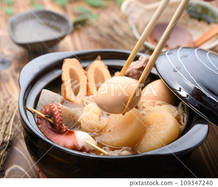 Oden with various ingredients simmered in a clay pot Oden with various ingredients simmered in a clay pot 109347240