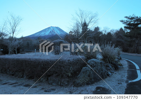 Diamond Fuji captured at Mt. Fuji 109347770