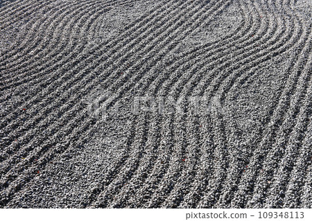 Ripples in the sand in the front garden of the Hojo, Nanzenji Temple, Kyoto City 109348113