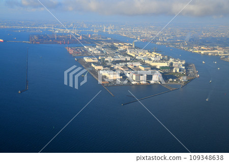 從空中俯瞰東扇島地區和橫濱市（神奈川縣川崎市） [2023.11] 109348638