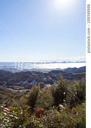 從宮地山頂眺望的景色(愛知縣豐川市) 從宮地山頂眺望的景色(愛知縣豐川市) 109348986
