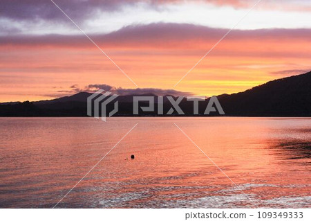 Sunrise over Lake Towada seen from the Akita side, Kosaka Town, Akita Prefecture 109349333