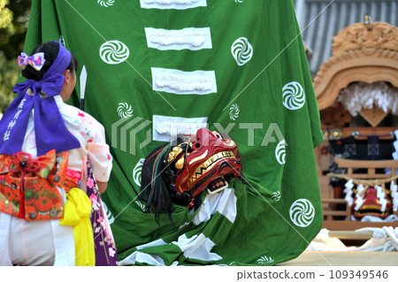 Banshu Himeji Autumn Festival: Eiga Shrine Lion Dance Banshu Himeji Autumn Festival: Eiga Shrine Lion Dance 109349546