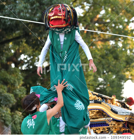 姬路、播州的秋季祭典、英賀神社、繼獅子的舞獅 姬路、播州的秋季祭典、英賀神社、繼獅子的舞獅 109349592