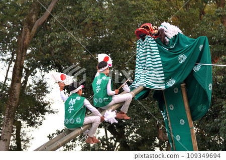 播州姬路秋季祭、英賀神社舞獅、梯獅 109349694