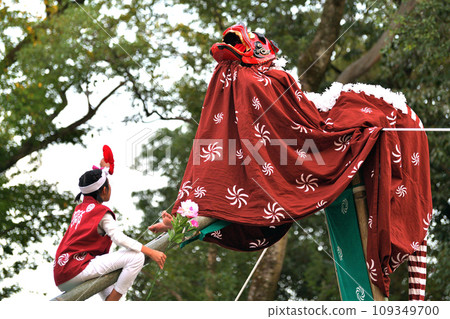 Banshu Himeji Autumn Festival, Eiga Shrine Lion Dance, Ladder Lion 109349700