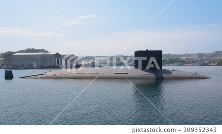 Maritime Self-Defense Force Harushio-class submarine off the coast Maritime Self-Defense Force Harushio-class submarine off the coast 109352341