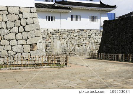 Toyama Toyama Castle Otemachi side side entrance (from inside the castle) 109353084