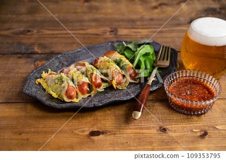 用餃子皮製作的迷你起司熱狗 用餃子皮製作的迷你起司熱狗 109353795