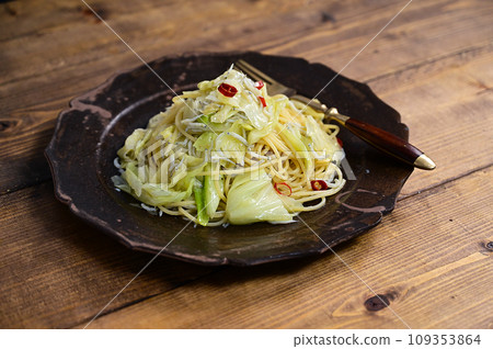 cabbage and whitebait pasta 109353864