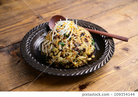 Dandan fried rice 109354144