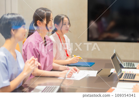 Medical staff meeting image Photography cooperation: WEEK Shiba Daimon (Sun Frontier Real Estate) 109354341