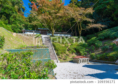 京都市東山區、七十九代六座天皇青觀寺陵、禦青觀寺高倉八十代天皇陵 京都市東山區、七十九代六座天皇青觀寺陵、禦青觀寺高倉八十代天皇陵 109356171