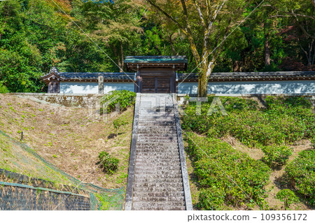 京都市東山區、七十九代六座天皇青觀寺陵、禦青觀寺高倉八十代天皇陵 京都市東山區、七十九代六座天皇青觀寺陵、禦青觀寺高倉八十代天皇陵 109356172