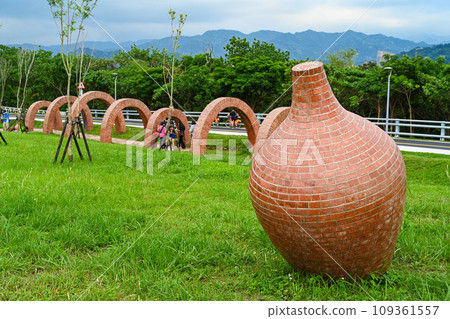 台灣鶯歌區-新北市陶瓷小鎮鶯歌區 109361557