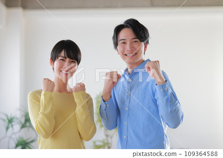 造物主男女1雙手握拳 造物主男女1雙手握拳 109364588