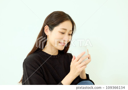 黑色針織女 黑色針織女 109366134