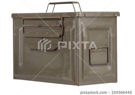 US army green metal .50 cal. ammo box. 109366448