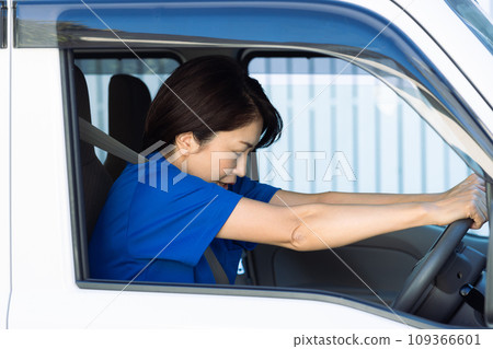 疲憊的女司機 109366601