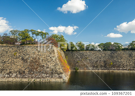 Osaka Castle west outer moat and stone wall Osaka Castle west outer moat and stone wall 109367201