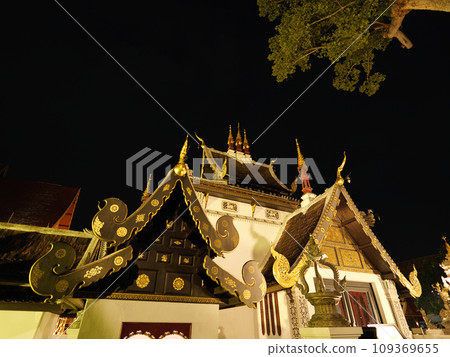 Wat Chedi Luang, Chiang Mai, Thailand, cloudy night in May Wat Chedi Luang, Chiang Mai, Thailand, cloudy night in May 109369655