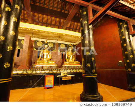 泰國清邁契迪龍寺佛像,五月陰夜 泰國清邁契迪龍寺佛像,五月陰夜 109369749