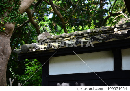 Japanese gardens are traditional gardens whose designs are accompanied by Japanese aesthetics and philosophical ideas, avoid artificial ornamentation, and highlight the natural landscape. Japanese gardens are traditional gardens whose designs are accompanied by Japanese aesthetics and philosophical ideas, avoid artificial ornamentation, and highlight the natural landscape. 109371034