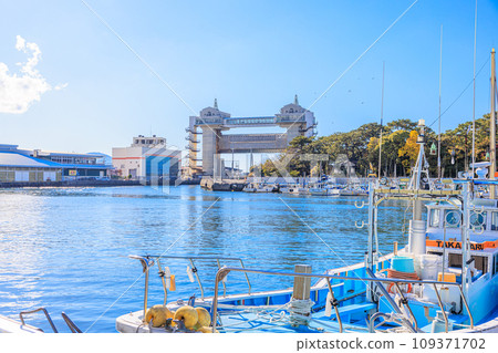 Numazu Port Large Observation Water Gate View [Shizuoka Prefecture] 109371702