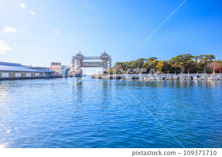 Numazu Port Large Observation Water Gate View [Shizuoka Prefecture] 109371710