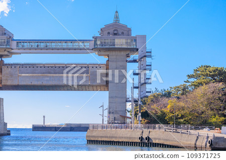 Numazu Port Large Observation Water Gate View [Shizuoka Prefecture] 109371725