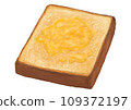Illustration of a single marmalade jam toast (hand-drawn, realistic, photorealistic) 109372197