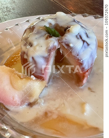 時尚的烤蘋果 109372670