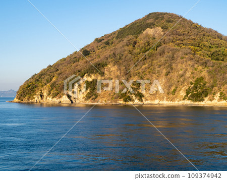 Megijima (Megi-cho, Takamatsu City, Kagawa Prefecture) is home to the legend of Momotaro. Also known as Onigashima. 109374942