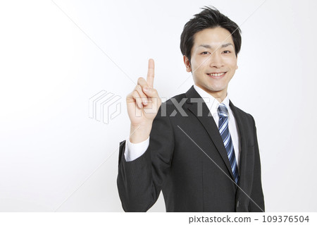 舉食指的商人 109376504