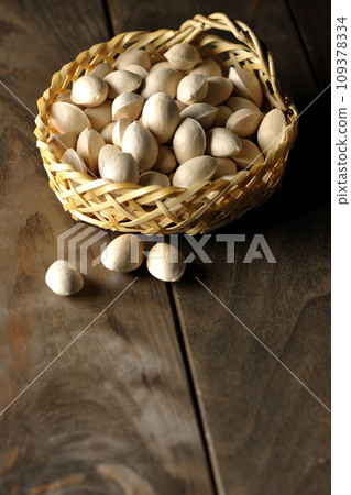 Ginkgo seeds in a basket 109378334