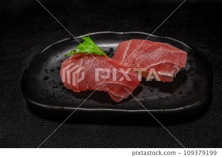 Red tuna nigiri sushi 109379199