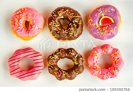 Donuts, white background, quantity 6 pieces 109380768