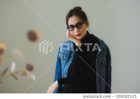 太陽鏡女 109382525