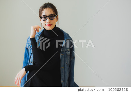 太陽鏡女 太陽鏡女 109382528