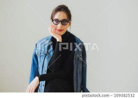 太陽鏡女 太陽鏡女 109382532