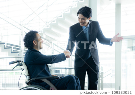坐輪椅的商人 坐輪椅的商人 109383031