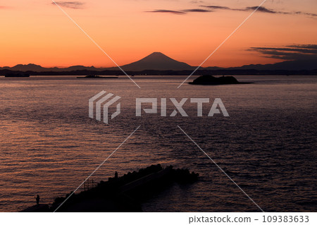 從富津岬看到的富士山夜景 109383633