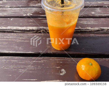 Mandarin orange and oranges juice Mandarin orange and oranges juice 109389138