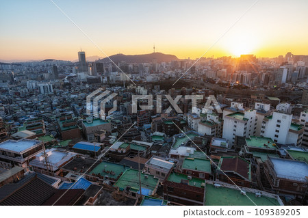 Sunset view over Seoul City Sunset view over Seoul City 109389205
