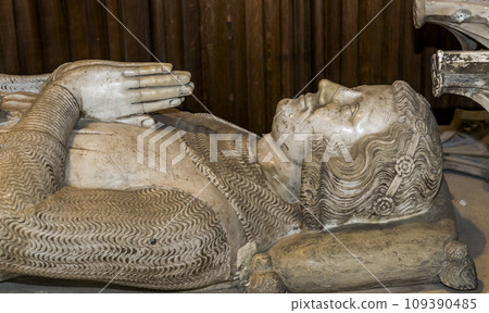 Recumbent statues in basilica of saint-denis, France Recumbent statues in basilica of saint-denis, France 109390485