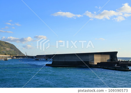 Breakwater and Cape Muroto (Muroto City, Kochi Prefecture) Breakwater and Cape Muroto (Muroto City, Kochi Prefecture) 109390573